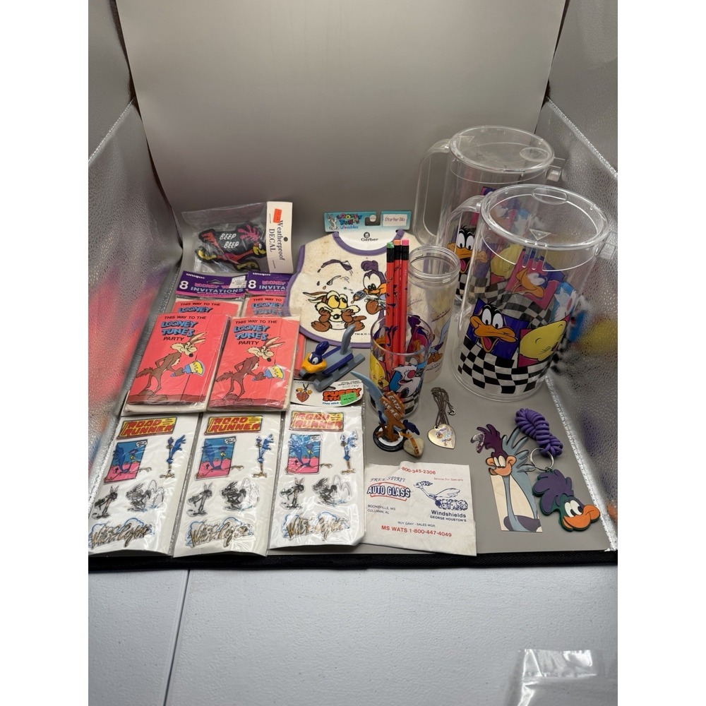 Vintage Looney Tunes Lot Road Runner Wile E Coyote Daffy Duck Pitchers Stickers